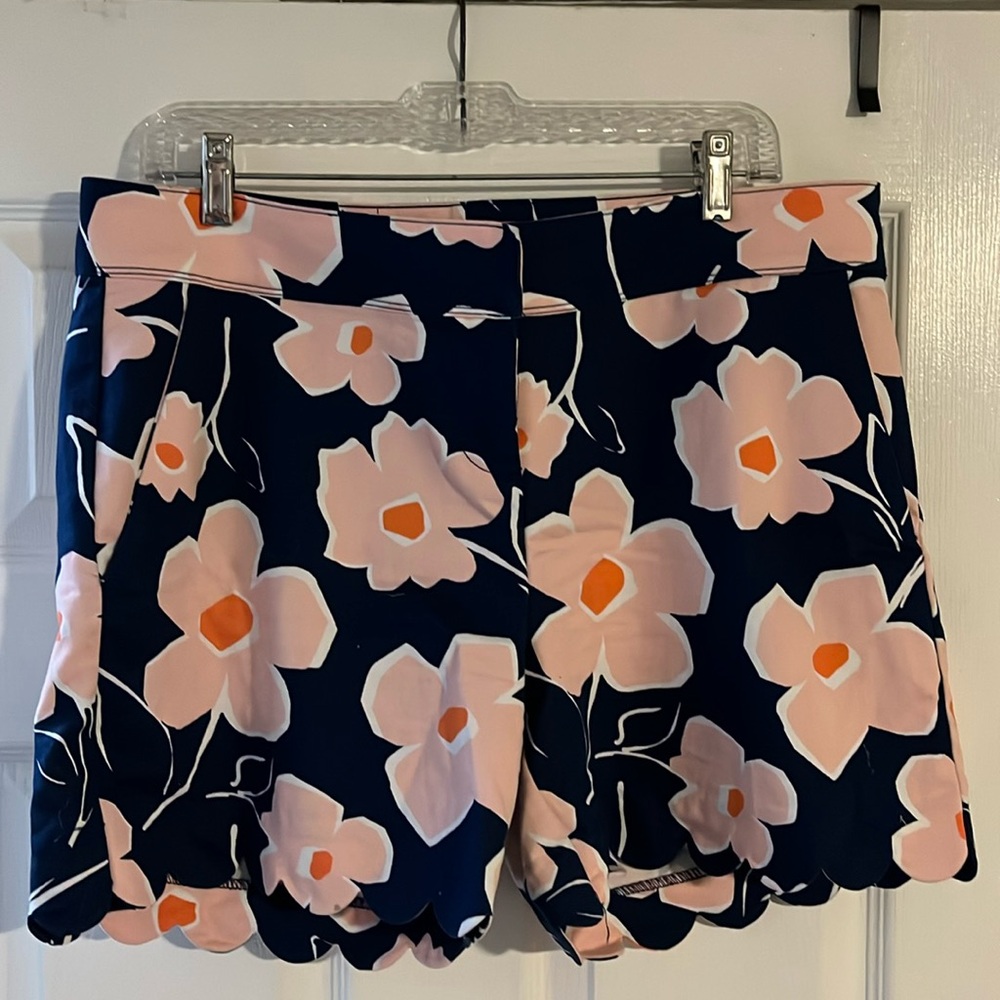 🛍️ Isaac Mizrahi | scalloped edge stretch shorts size 12